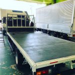 シートのすき間に何かハマってとれない皆様お疲れ様です。今日の作業風景は…K様商品車両の2台目作業開始です。G様の商品車両の門口ラッシング取付作業ETC取付、ドライブレコーダー取付作業です。納車はまもなくです。#名岐トラックオート #ふそう #日野 #いすゞ#ud #架装#修理#塗装#電装 #トラック #ダンプ #足場 中古車、新車のトラック購入は是非 名岐トラックオートまで